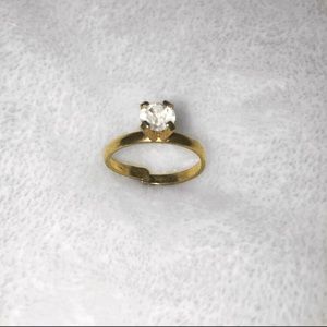 Gold diamond type ring💍